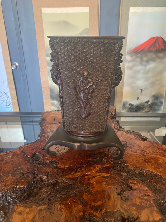 Outstanding Japanese Bronze Vase